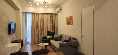 TV and multimedia, Living room, Seating area, Evening entertainment