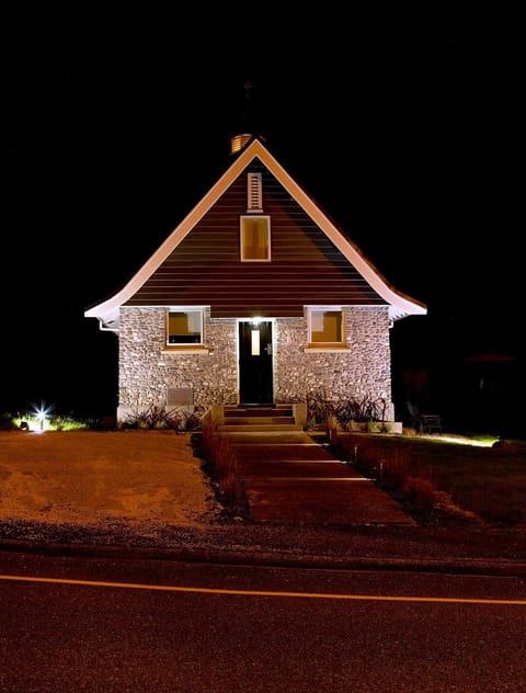 Facade/entrance, Night
