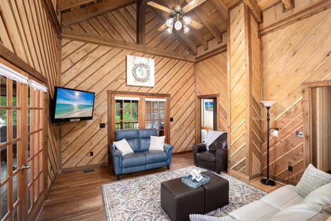 Walk to Seaside and Beach, Great Porch, Parking! House in Seagrove Beach