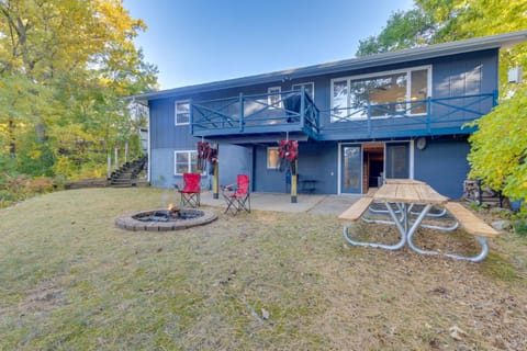 Antiquing and Fishing Riverfront Waupaca Home! House in Waupaca