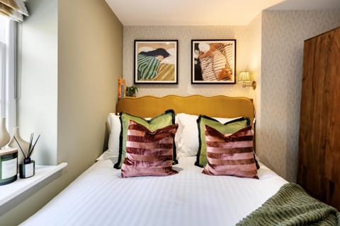 Bed, Bedroom, wardrobe