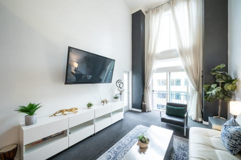 Penthouse Suite Downtown, Top Floor Apartment in Belltown