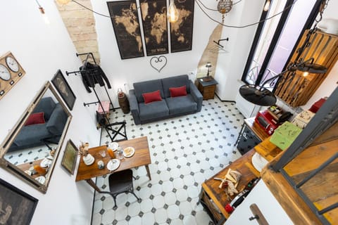 Bed, TV and multimedia, Living room, Seating area, Dining area