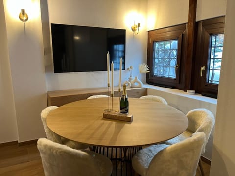 TV and multimedia, Dining area