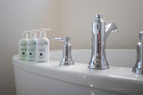 2708 Harbor Court House in Delavan Lake