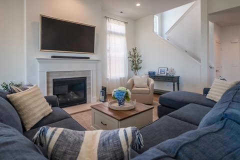 2708 Harbor Court House in Delavan Lake