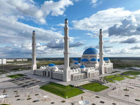 Nearby landmark, Day, Natural landscape, Bird's eye view, City view, Landmark view