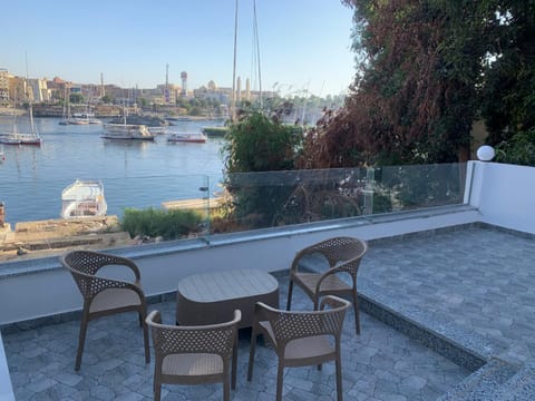 Natural landscape, View (from property/room), Seating area, City view, River view