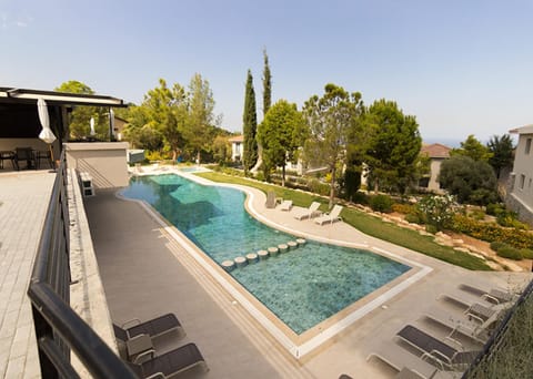 Natural landscape, Garden, Garden view, Pool view, Swimming pool, sunbed