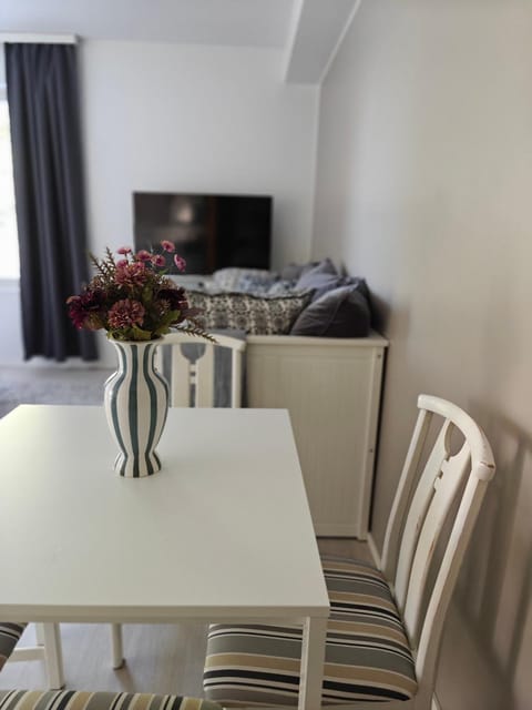 TV and multimedia, Seating area, kitchen