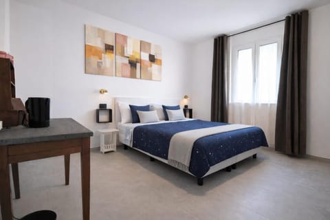 Bed, Bedroom, air conditioner