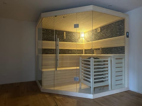 Wohnung mit exklusivem Whirlpool und Sauna Apartment in Winterthur