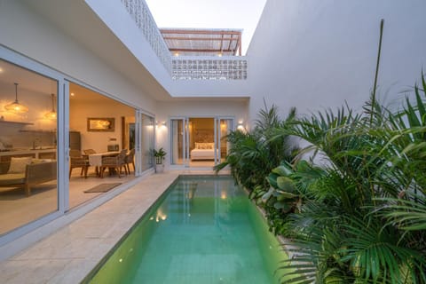 Patio, Pool view, Swimming pool