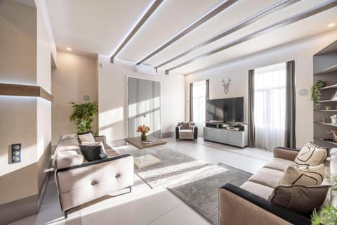TV and multimedia, Living room, Seating area