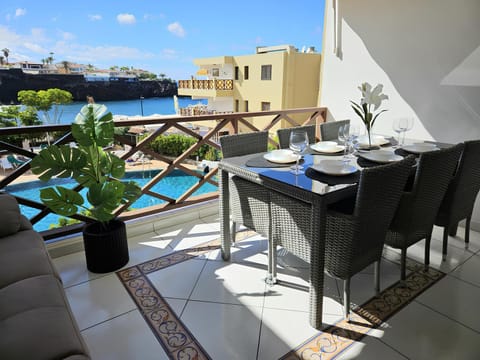 Property building, Day, View (from property/room), Balcony/Terrace, Dining area, Pool view, Sea view, Swimming pool, sunbed