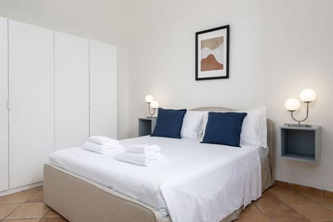 Bed, Photo of the whole room, Bedroom, towels, wardrobe