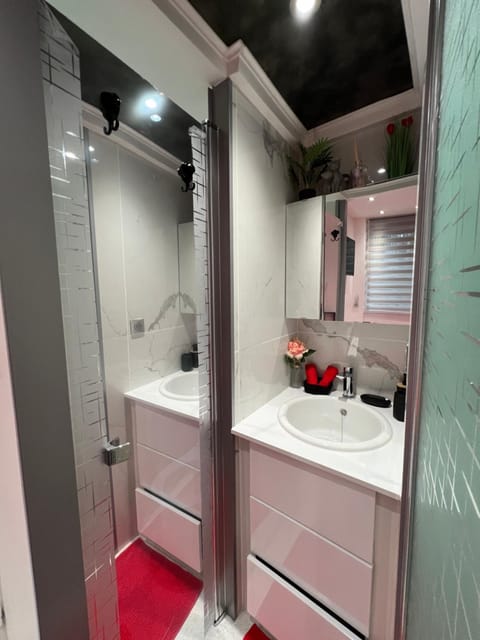 JOIA PARIS - Roli Apartment in Paris