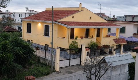 Property building, Day