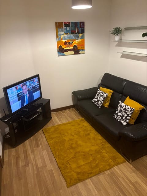 The garden flat Apartment in England