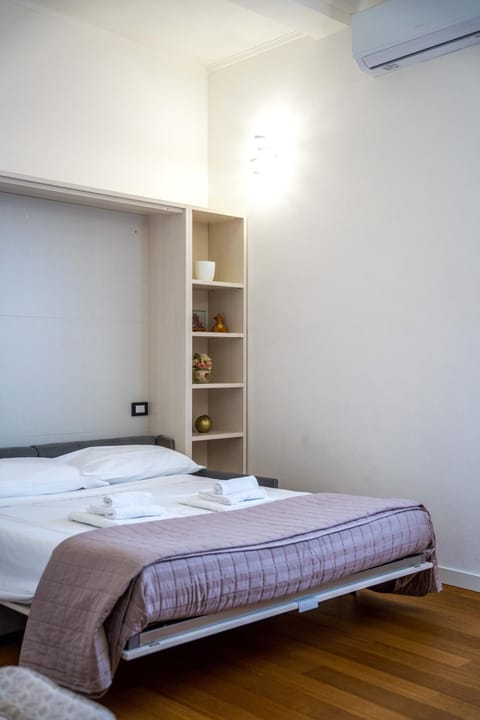 Bed, Photo of the whole room, Bedroom, air conditioner