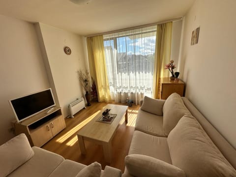 Communal lounge/ TV room, TV and multimedia