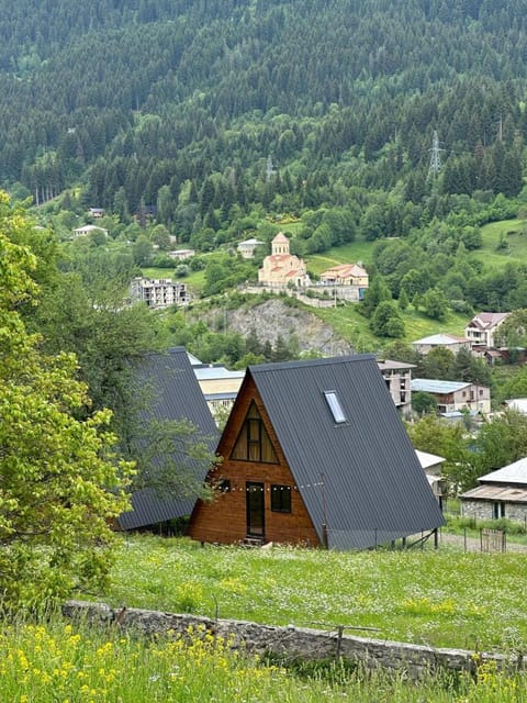 Property building, Facade/entrance, Spring, Day, Natural landscape, Bathroom, Balcony/Terrace, Living room, Bedroom, Mountain view, Entertainment, fireplace, fireplace