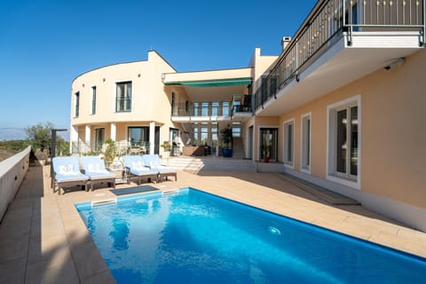 Property building, Balcony/Terrace, Swimming pool