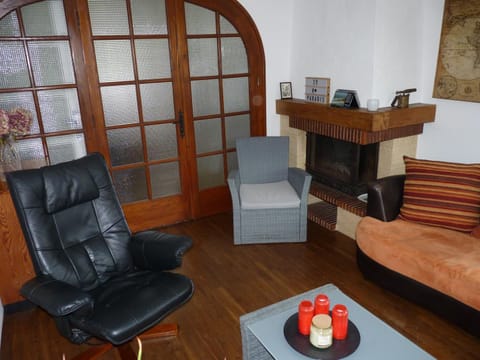 TV and multimedia, Living room, fireplace