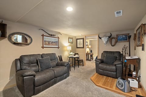 TV and multimedia, Living room, Seating area