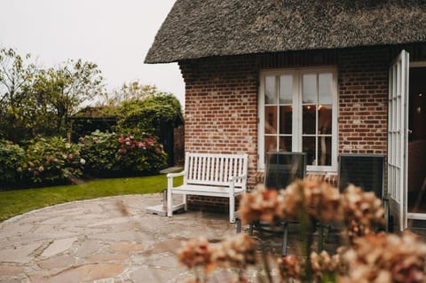 Hiidhüüs Wenningstedt unter Reet mit Sauna House in Wenningstedt-Braderup