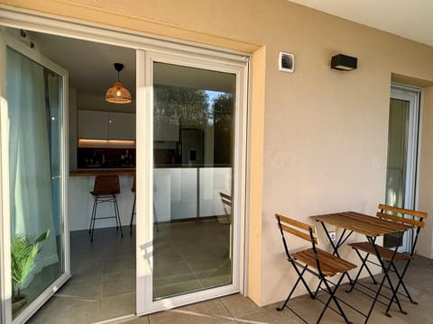 Patio, Day, View (from property/room), Balcony/Terrace, Dining area