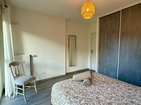 Bed, Photo of the whole room, Bedroom, heating, internet, towels, wardrobe