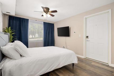 Stylish Studio Apartment with Modern Touches Apartment in East Peoria