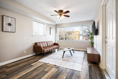 Urban 1BD moments away from DT Peoria Apartment in East Peoria