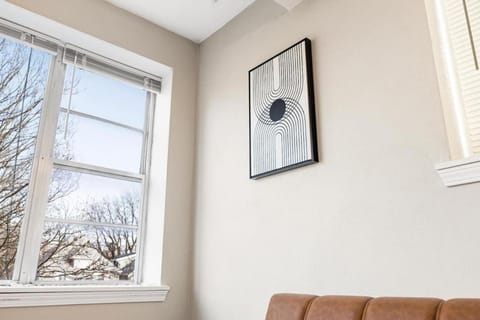 the susan - a cozy, comfy 1bd suite Apartment in East Peoria