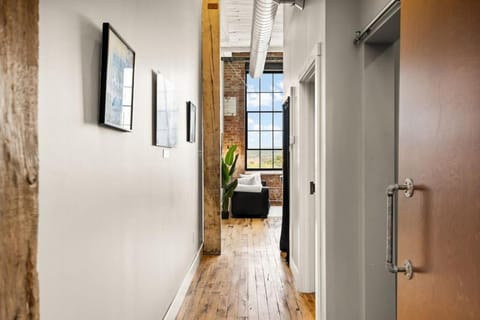 The Urban Loft - Stylish Industrial Living Apartment in East Peoria