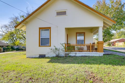 Near Oaklawn Casino and Dtwn Capones Hideout House in Hot Springs