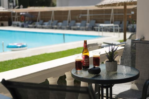 Balcony/Terrace, Swimming pool