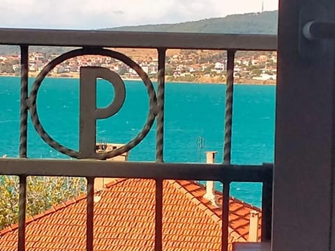 aj konukevi müstakil ev dört odalı House in İzmir Province