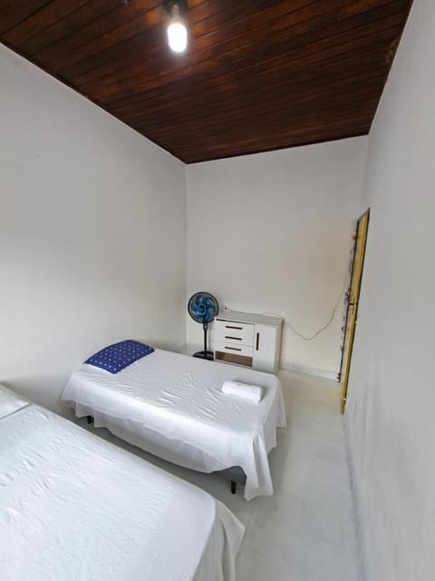 CASA DE HOSPEDAGEM FLORES PARATY AMBIENTE FAMILIAR 600M do CENTRO Bed and Breakfast in Paraty