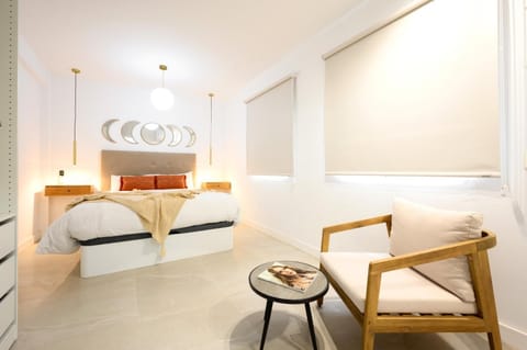 Bed, Photo of the whole room, Bedroom, heating, heating, wardrobe, air conditioner, air conditioner