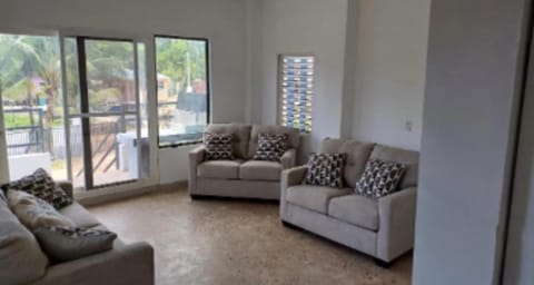 Dove Escapes- 2 bdrm appt in village of Placencia Apartment in Placencia