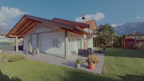 Property building, Spring, Day, Garden, Garden view