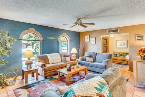 Cyclists Haven Southwestern-Style Home in Tucson House in Tucson