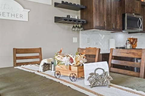 Easter Peak House in Caldwell