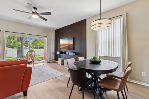 TV and multimedia, Living room, Seating area, Dining area, Evening entertainment