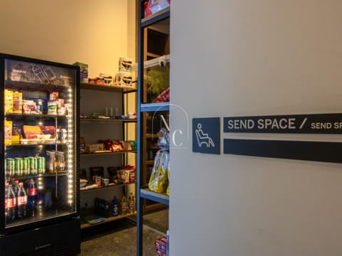 Supermarket/grocery shop