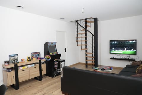 La suite Gaming - Suite 8 personnes Apartment in Wallonia, Belgium