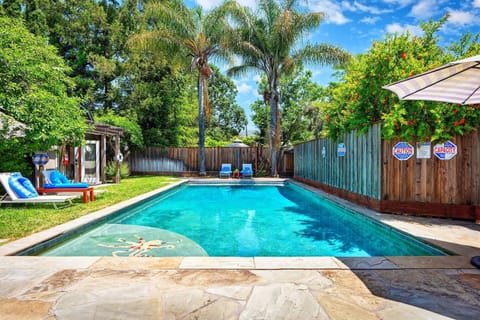 Luxury Wine Country Cigar Lounge King Suite BBQ House in Santa Rosa