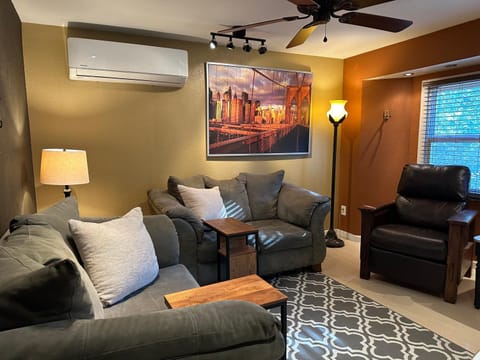 TV and multimedia, Living room, Seating area, air conditioner